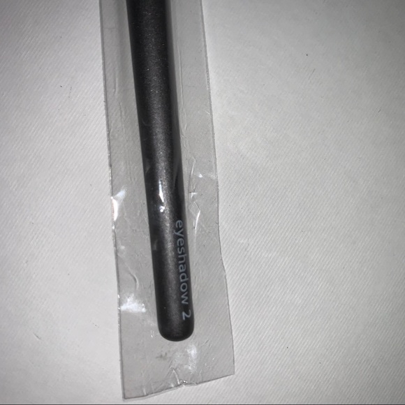 2 for $15 Vasanti Eye Shadow 2 - Picture 2 of 2